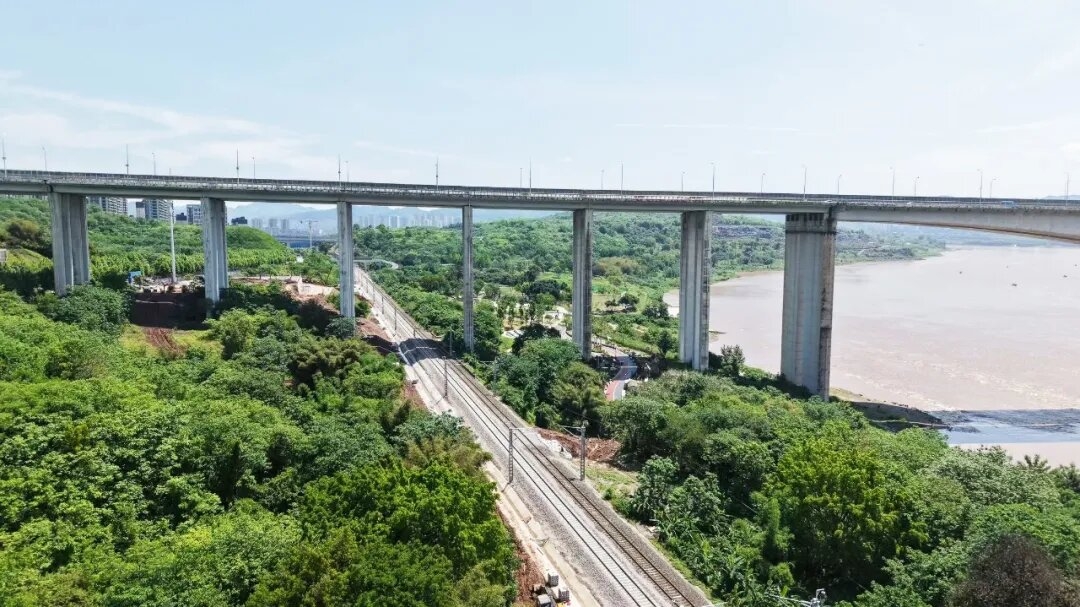 成渝铁路改造工程小南海至重庆南段完工
